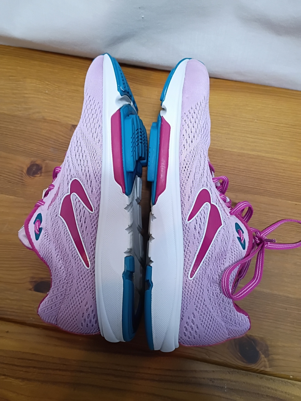 Women’s Gravity 13 Running Shoes - Neutral, Lightweight Daily Lavender/Lilac - Picture 5 of 9
